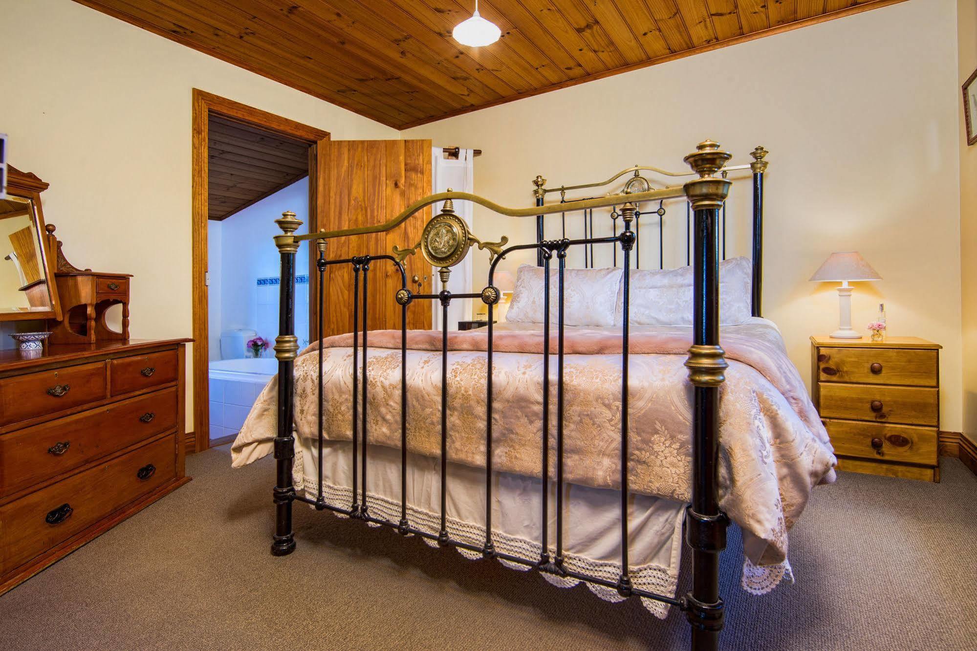 Wagners Cottages Суонси Экстерьер фото